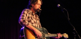 Hayes Carll Croons at Brooklyn’s Bell House