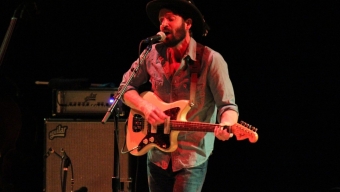 Ray LaMontagne Performs in Intimacy at NYC’s Town Hall