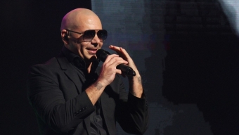 Taking Over the ‘Globe’: Pitbull Hits the Apollo for SiriusXM