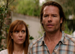 Guy Pearce and Kristen Wiig in Hateship Loveship (2013).